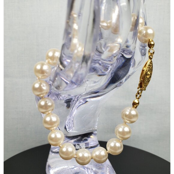 Vintage Knotted Faux Pearl Gold Tone Fish Hook Clasp 7" Bracelet - Picture 2 of 10